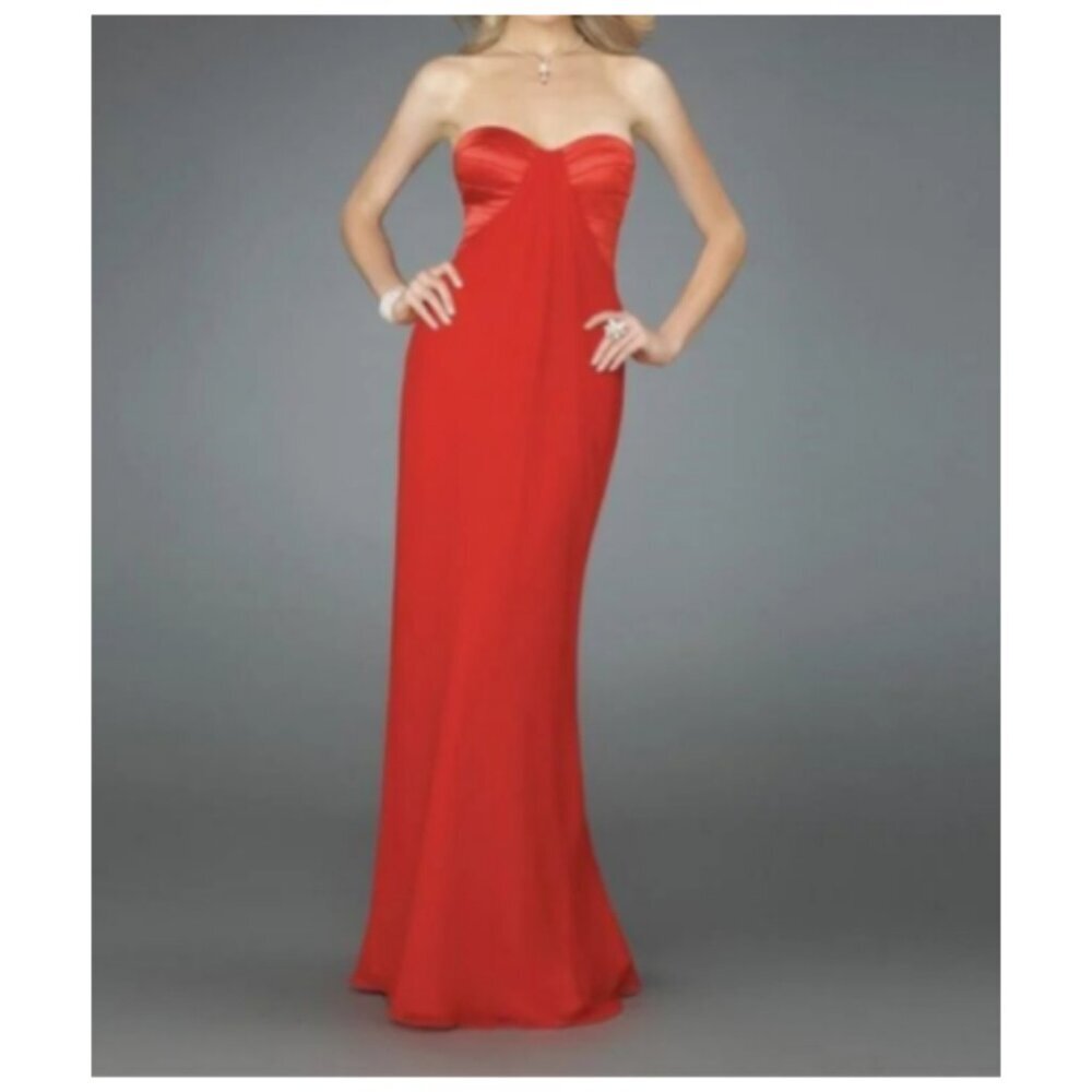 La Femme Red Gown size 0 Red NWT Formal